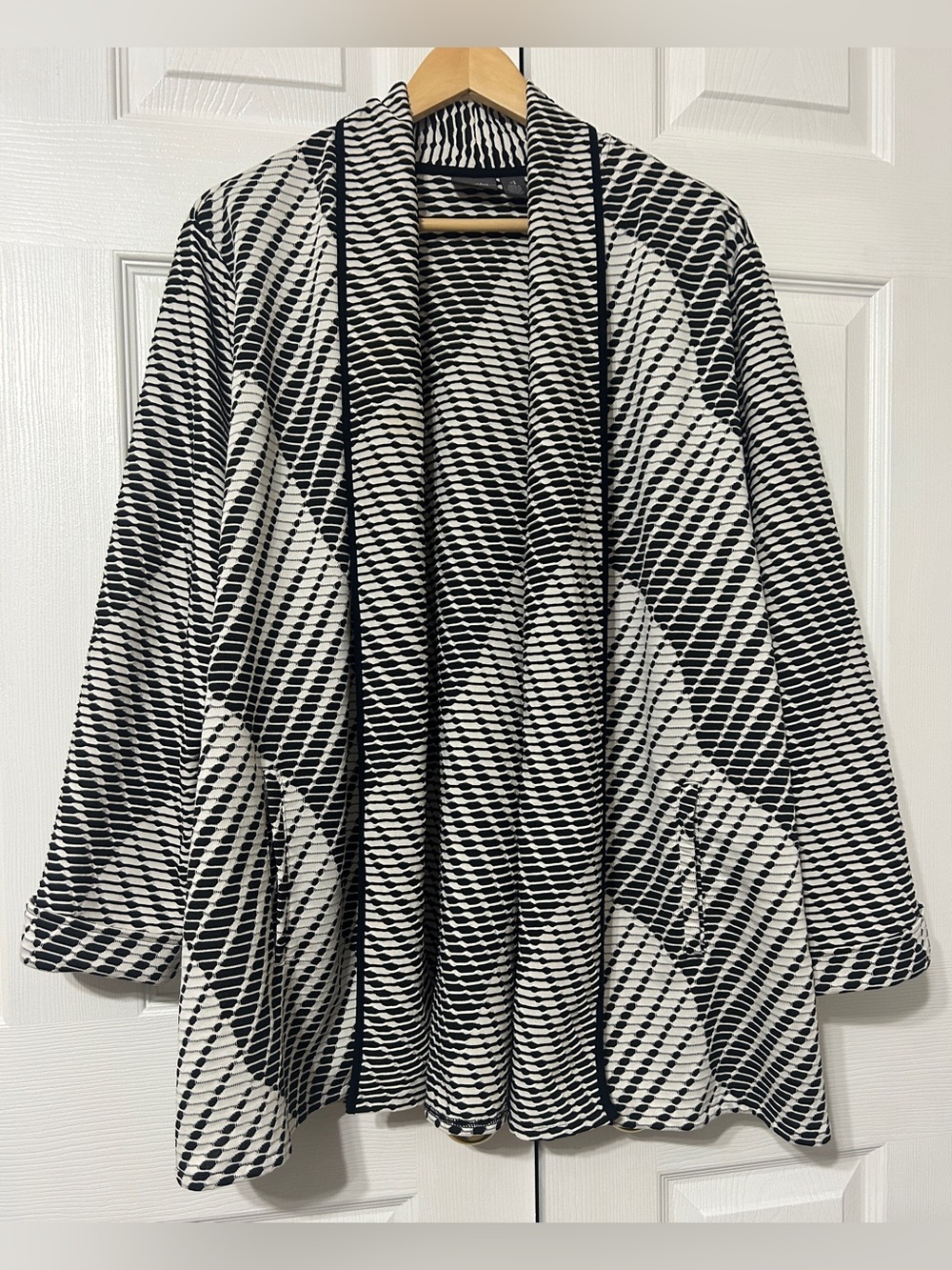 CHICO’S Travelers Open Jacket Cream Black Textured Jacquard Size 4 - Women’s 2X
